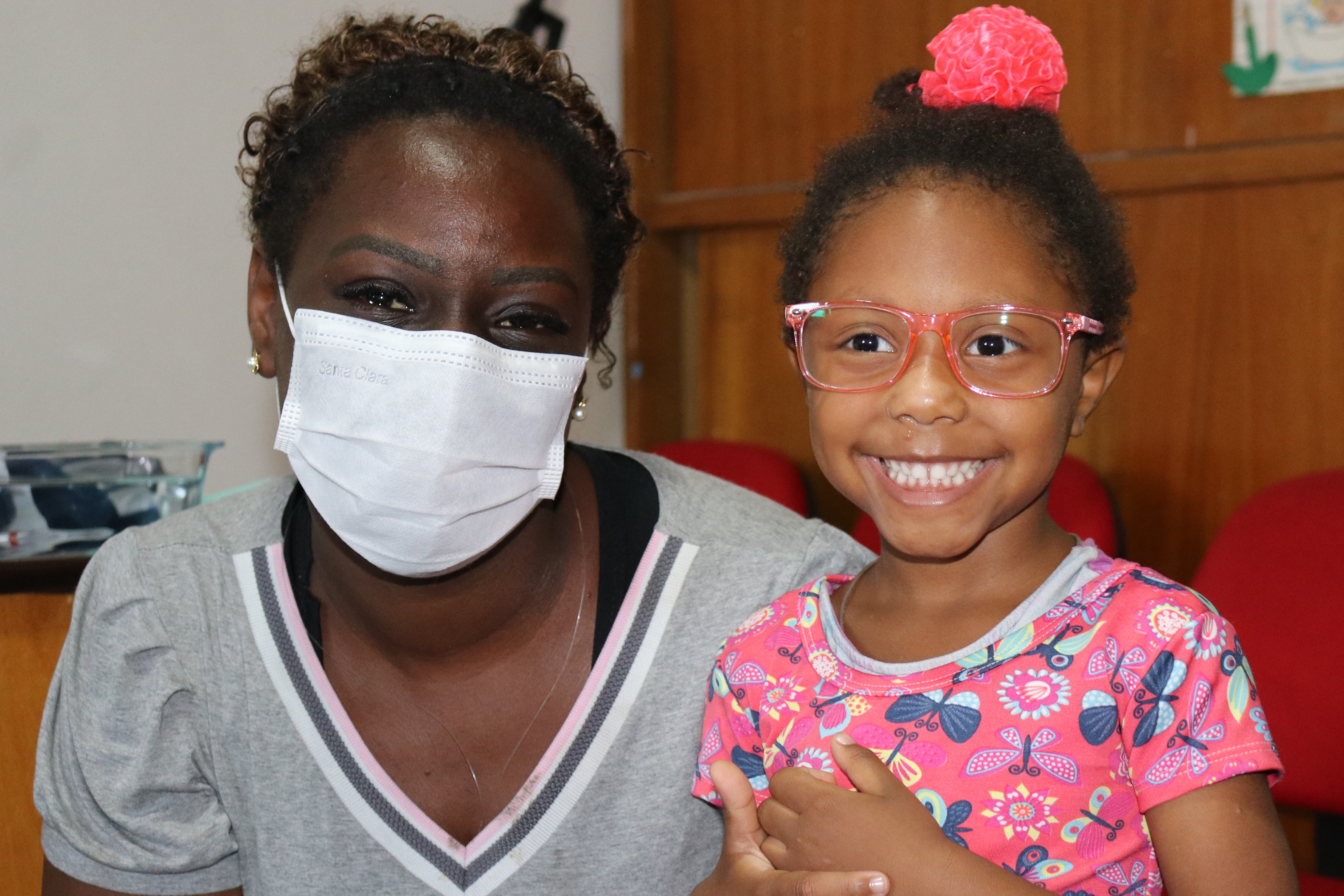 Saiba como a Fundação Abrinq ajudou Beatriz a ganhar os seus primeiros óculos