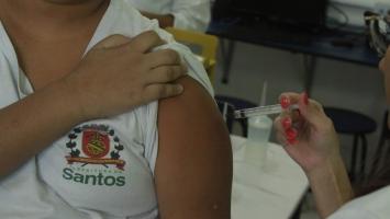 Santos supera meta nacional de vacinação contra o HPV entre crianças e adolescentes