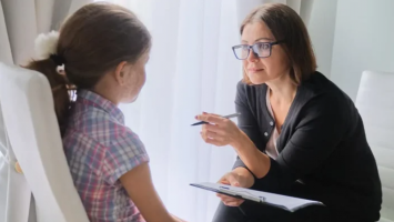 'Adultização': controle parental em celulares previne a exposição de crianças; veja como ativar