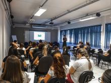 Crianças e adolescentes se divertem em ação realizada pela EQS Engenharia, Empresa Amiga da Criança