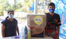 Direito que alimenta: Fundação Abrinq e Phisalia doam cestas básicas para famílias em São Paulo 