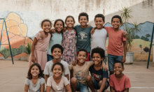 Crianças posando para foto