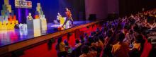 Ação da Fundação Abrinq e Risadaria leva mais de 350 crianças ao teatro
