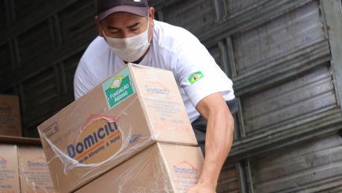 Famílias são beneficiadas com alimentos e kits de higiene em São Paulo (SP)