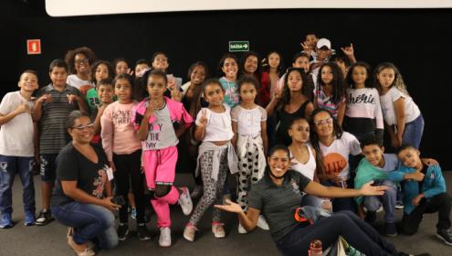 Cinema e diversão: Fundação Abrinq leva crianças e adolescentes para uma sessão exclusiva