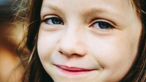 Laura queria brincar, mas aos 10 anos já precisava lidar com o fato de ser mãe
