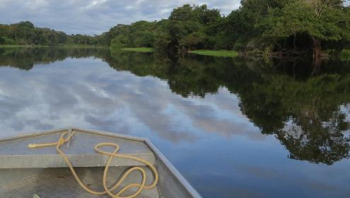 No Pará, professora viaja mais de 10 horas de barco para poder participar de formação da Fundação Abrinq