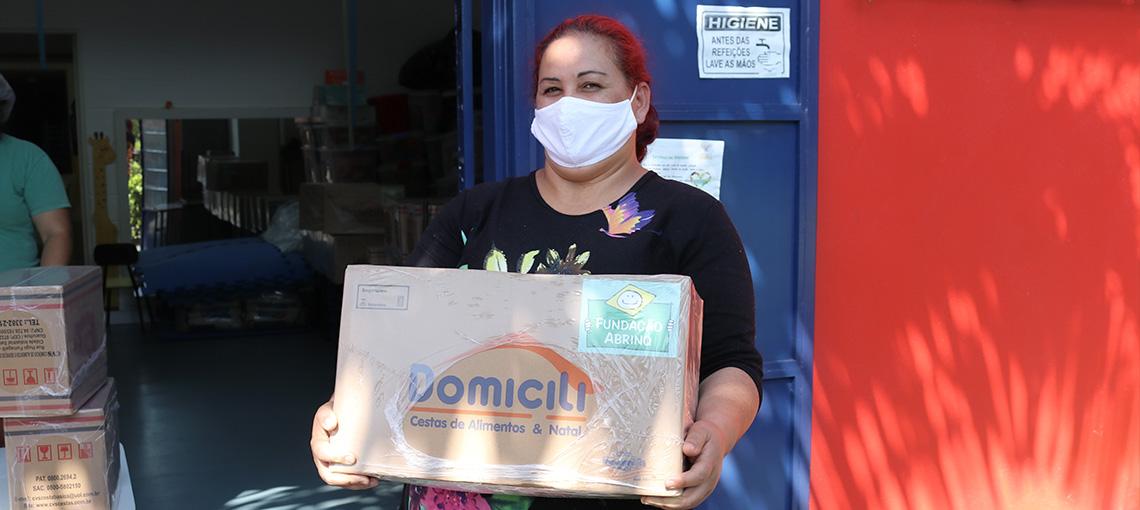 Cosma conta como a doação de cestas básicas ajudou sua família durante a pandemia