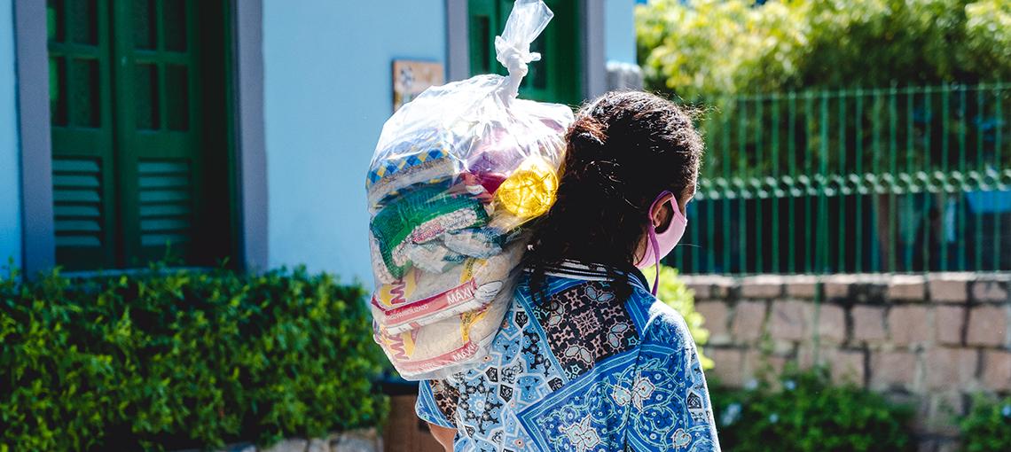“As cestas básicas têm matado a fome de muita gente da comunidade”, diz a mãe de Ana Catarina, de 6 anos