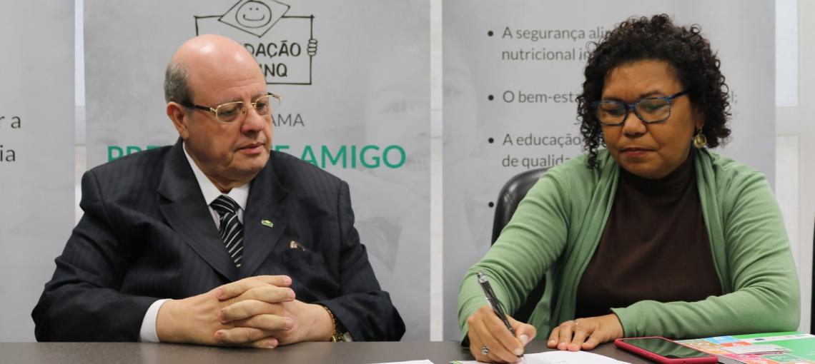 Fundação Abrinq recebe Vera Lúcia, que firma acordo a favor da infância e da adolescência