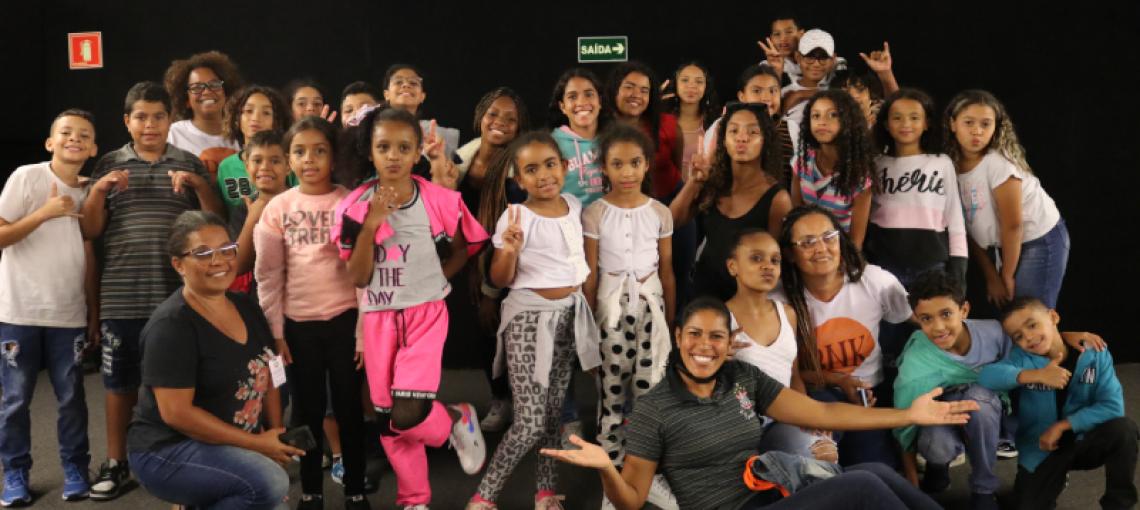 Cinema e diversão: Fundação Abrinq leva crianças e adolescentes para uma sessão exclusiva