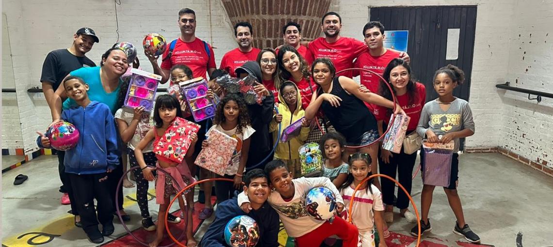 Mais de 120 crianças e adolescentes da Vila Prudente – SP ganham brinquedos e até bicicletas com o apoio do Banco Bradesco