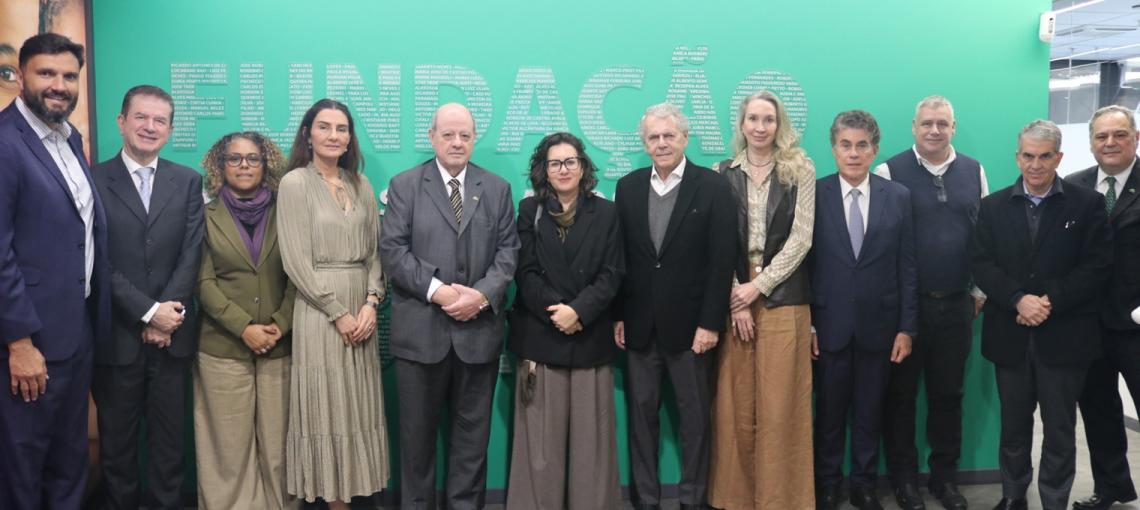 Ministra Janine Mello visita a Fundação Abrinq e defende agenda permanente para direitos humanos