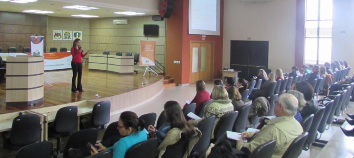“Um município para crianças e adolescentes” é tema de seminário promovido pela Fundação Abrinq